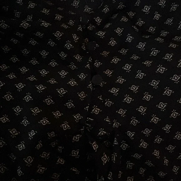 EUC Urban Outfitters long sleeve button tie front cropped blouse - Picture 3 of 7